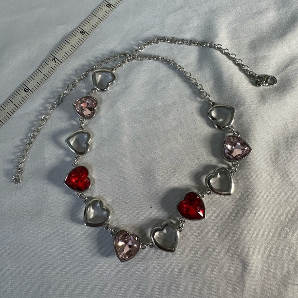 Sparkly red and pink hearts necklace - Picture 4 of 4